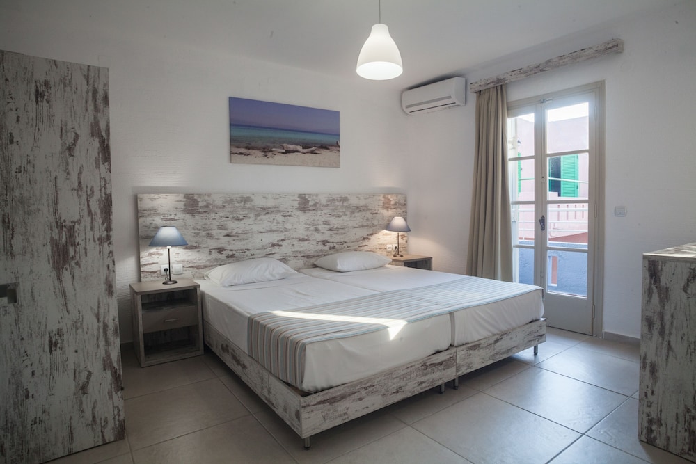 Evina Rooms & Suites 8/38