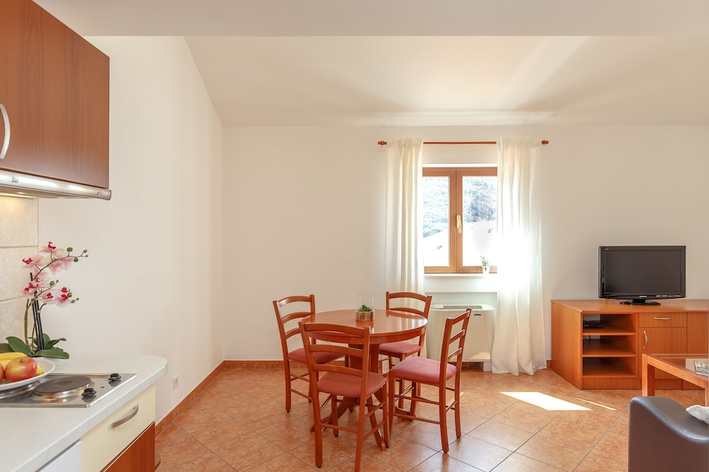 APARTMENTS MONDO 22/50