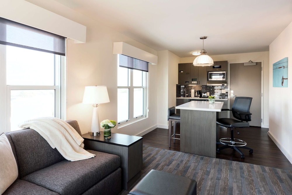 Hyatt House Charleston/Historic District 26/57