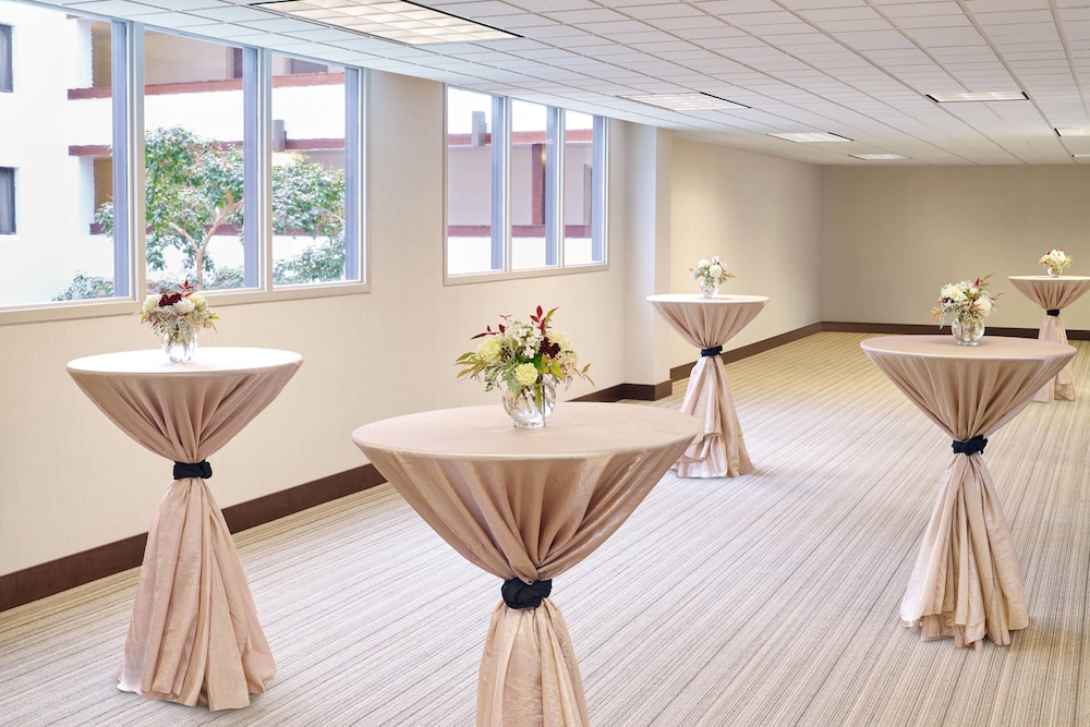 Four Points By Sheraton Bellingham Hotel And Conference Center 8/24