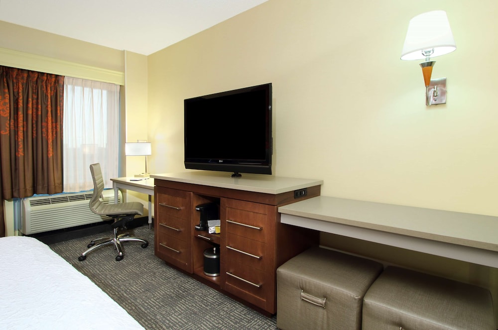 Hampton Inn Suites Columbus Downtown 55/59
