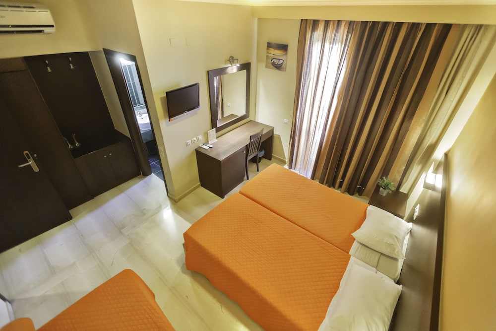 Sofia Hotel 33/43