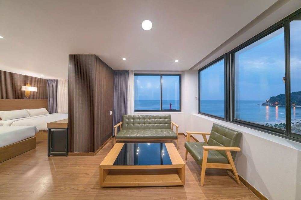 Hotel Two-Y 20/36