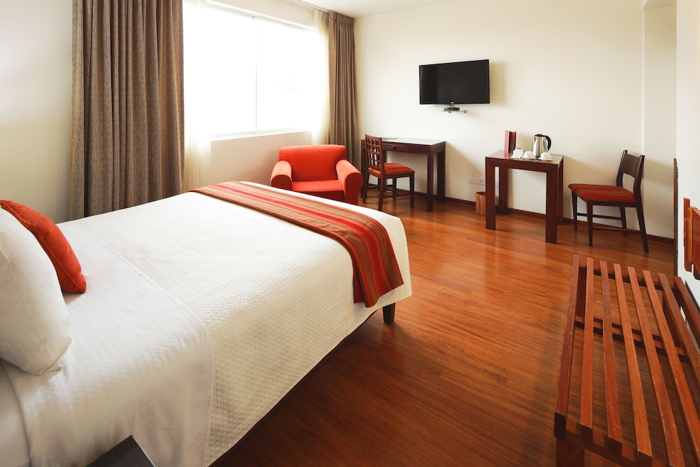 ROOM, SINGLE