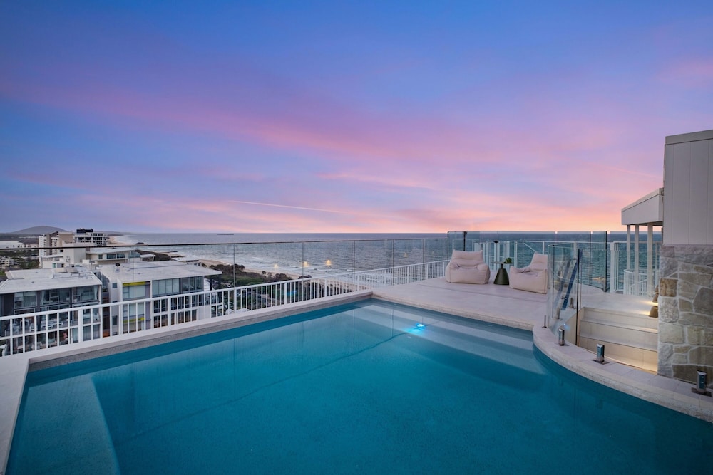 ELOUERA TOWER BEACHFRONT APARTMENTS 67/69
