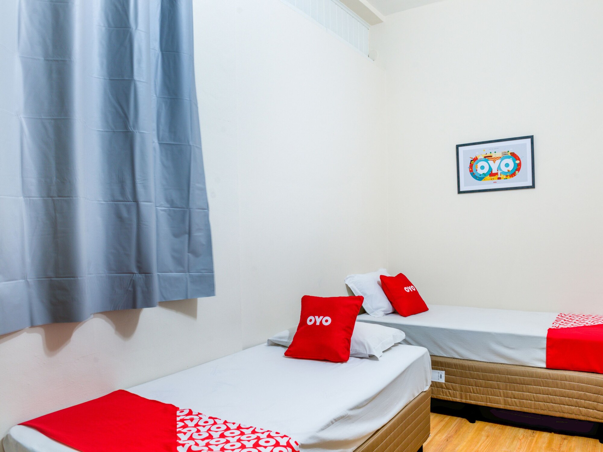 ROOM, TWIN BEDS