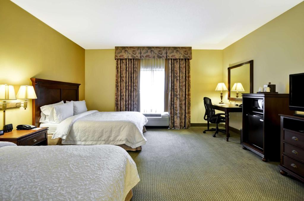 STUDIO, 2 QUEEN BEDS, SOFA, ACCESSIBLE