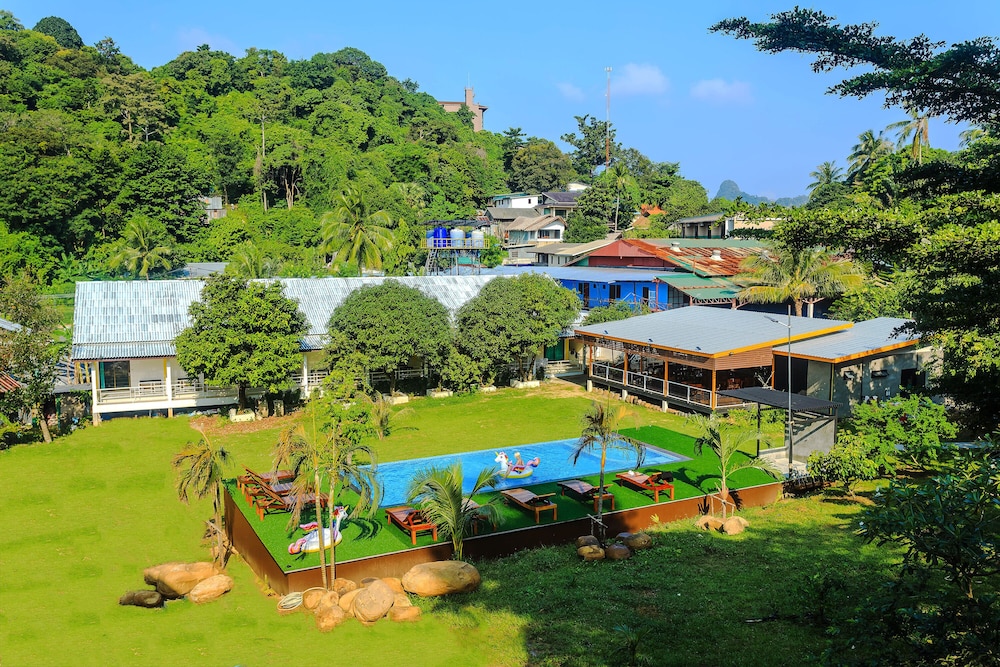 Phi Phi Chang Grand Resort 60/71