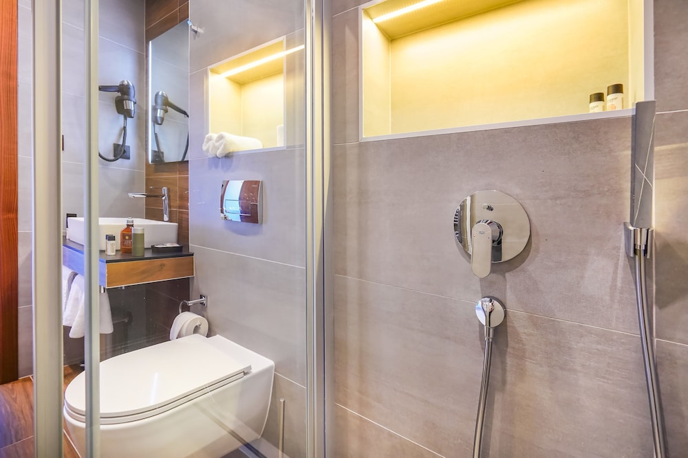 Horizon Luxury Suites 48/50