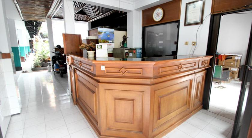 Reddoorz Plus Near Alun Alun Selatan 4/42