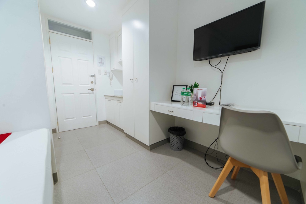 Reddoorz Plus Roxas St. Davao 13/49