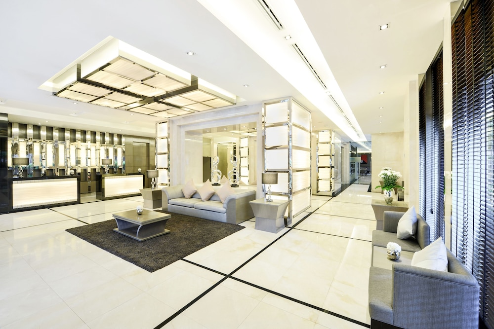 Centre Point Hotel Chidlom 42/68