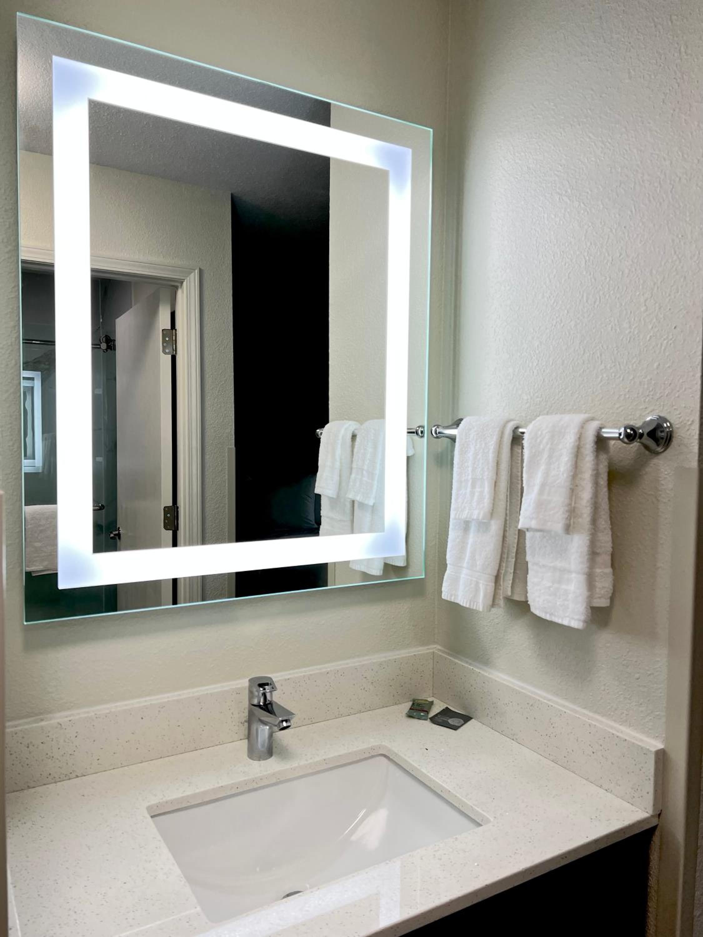 غرفة رباعية بسريرين كوين، Sleep Inn & Suites Wisconsin Dells - Lake Delton 4/4