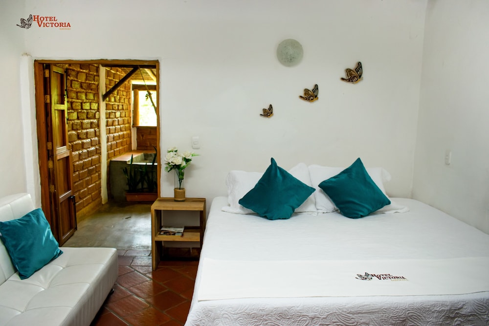 DELUXE, DOUBLE BED