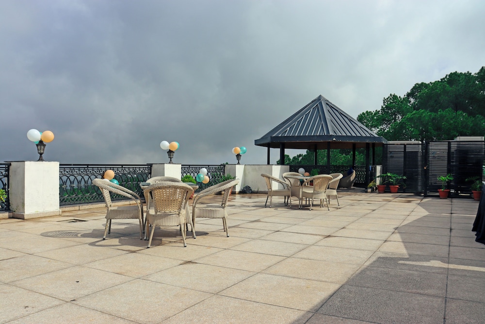 Lobby at Rosetum Kasauli, KASAULI