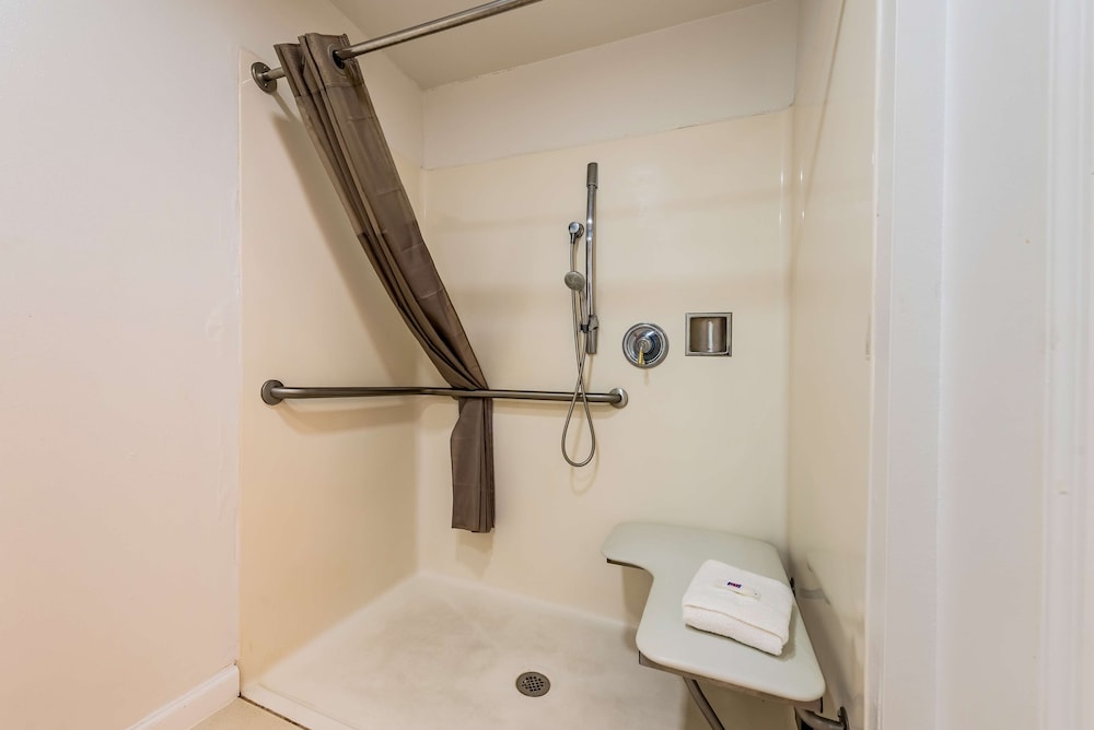 Motel6 Shreveport, LA 30/32