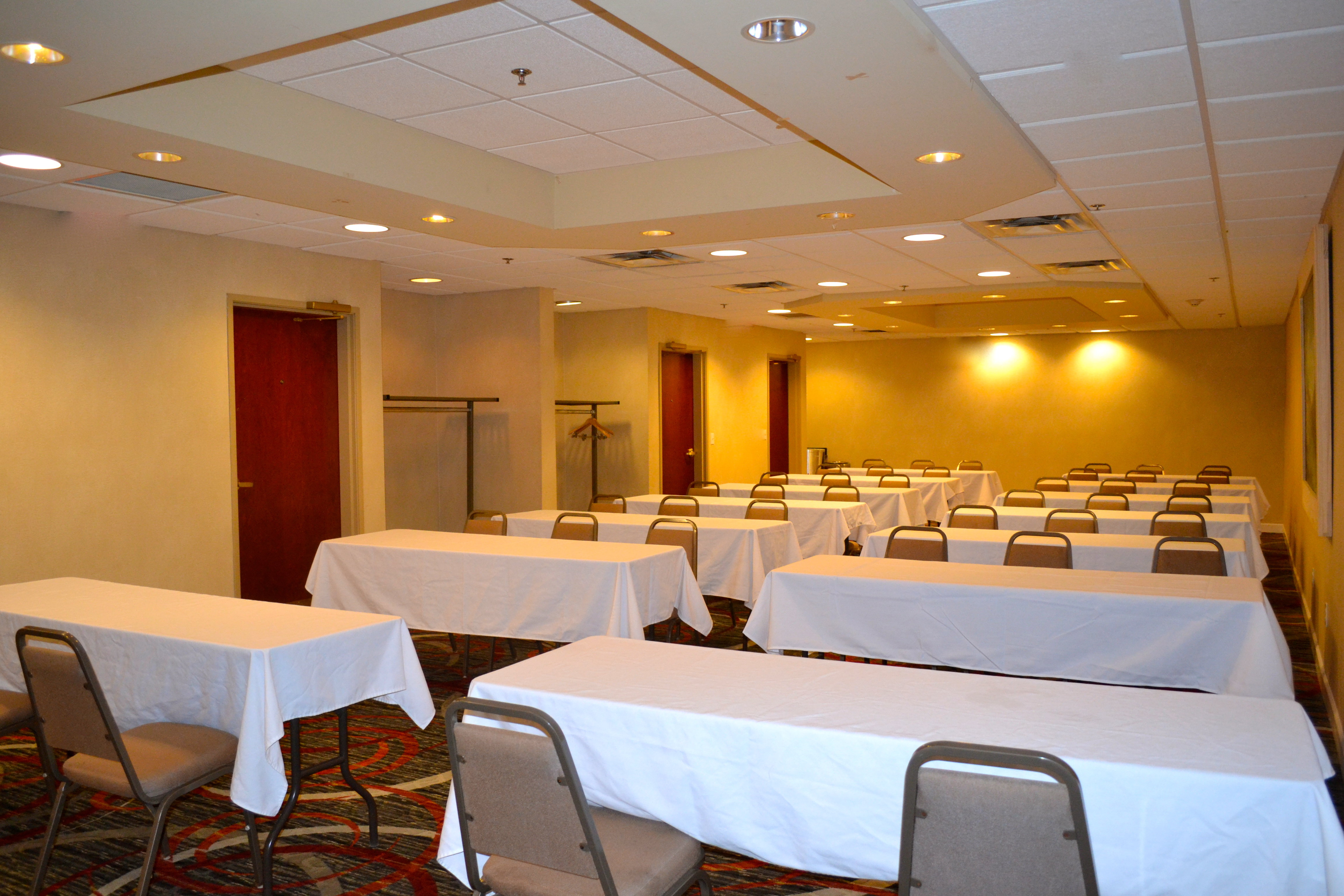 Holiday Inn Express Hotel And Suites Waterford 46/47