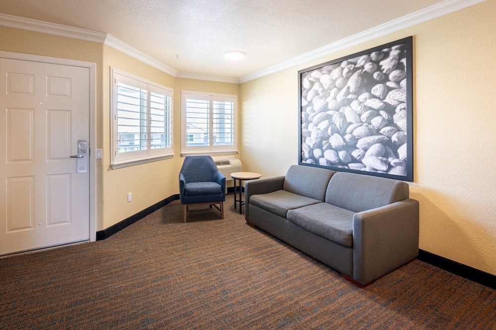 Cayucos Beach Inn 44/64