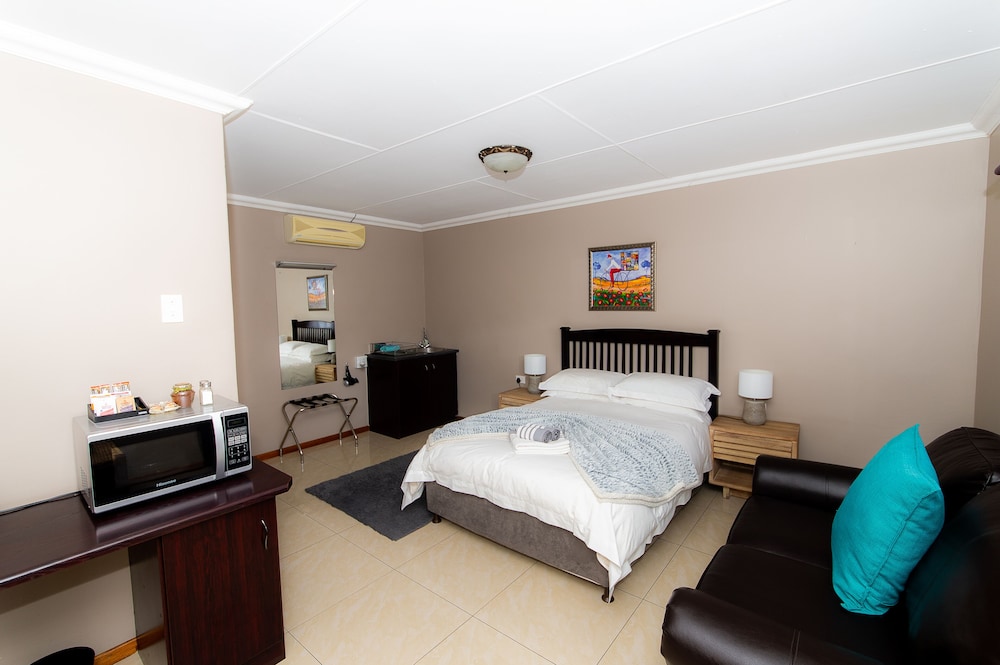 Kleinplasie Guest House 12/29