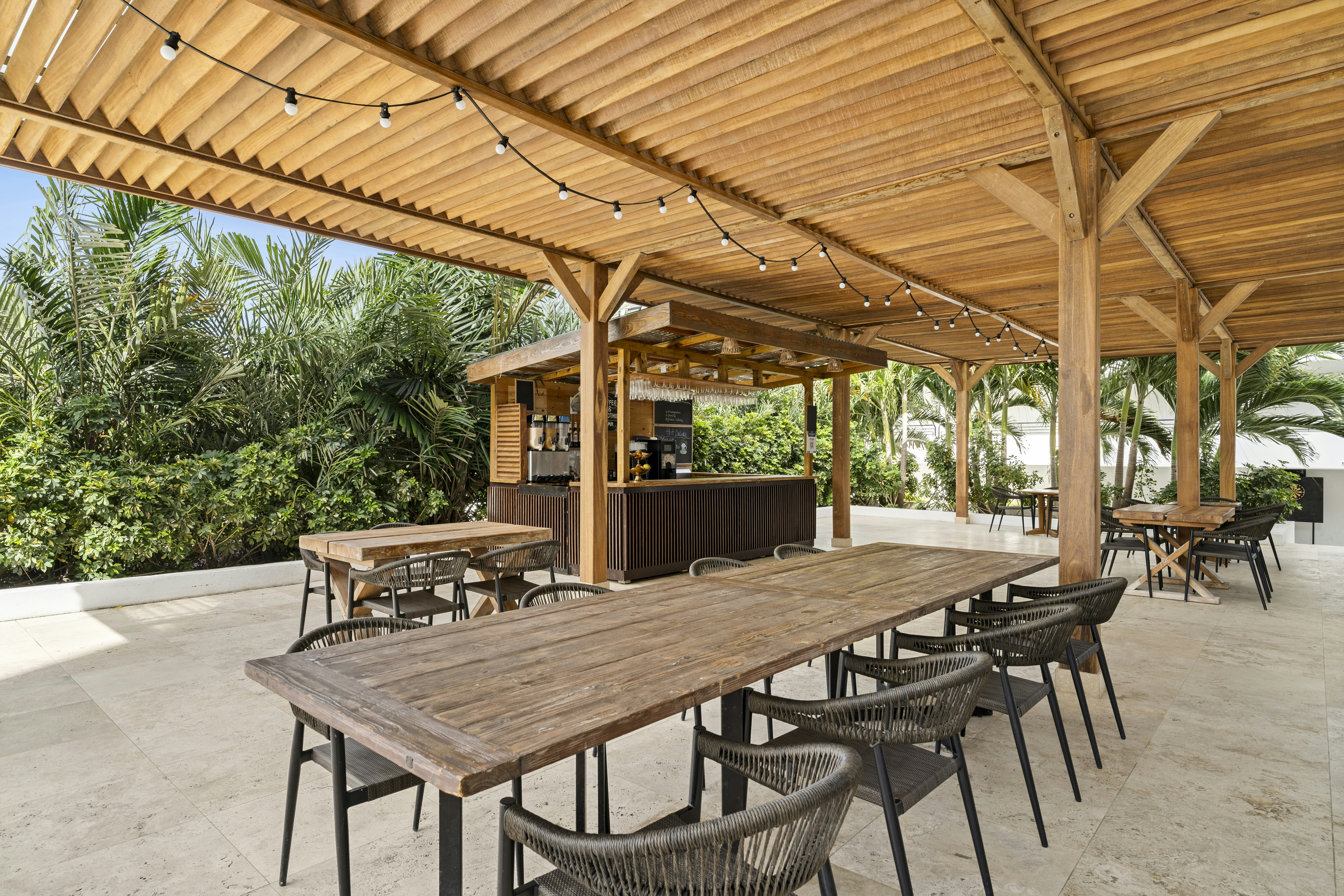 The Rif at Mangrove Beach Corendon Curacao All-Inclusive, Curio by Hilton 58/76
