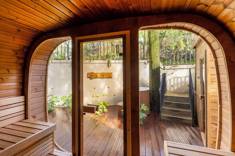Casa Vela Guest House 46/82