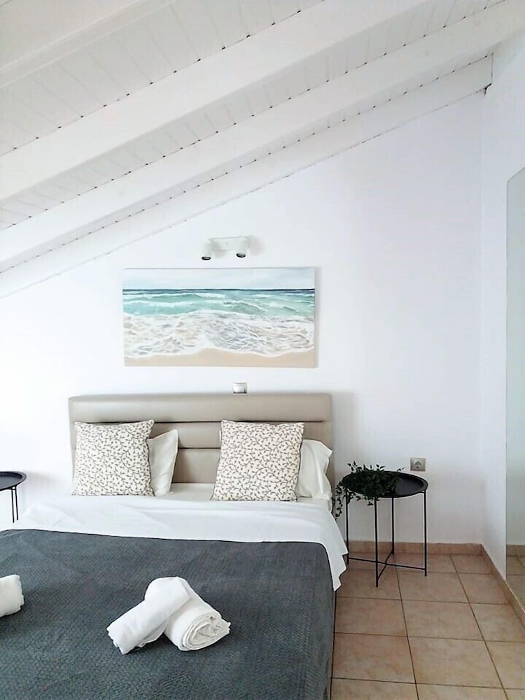 Oceanis Rooms Apartments 10/50