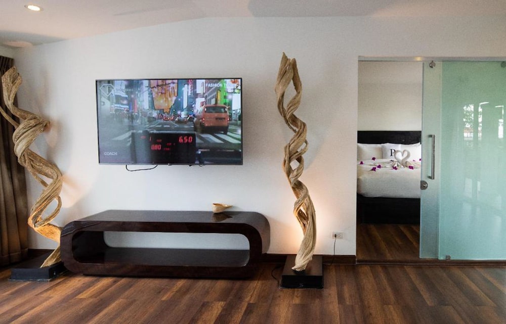 Zara Resort (ex The Privilege Hotel Ezra Royal Beach) 47/80
