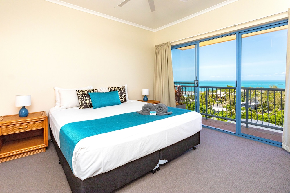 Seastar Apartments 12/50