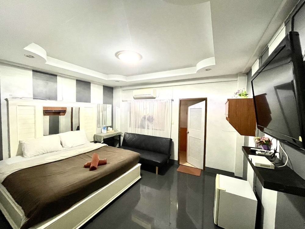 Nuttasit Apartment 22/34