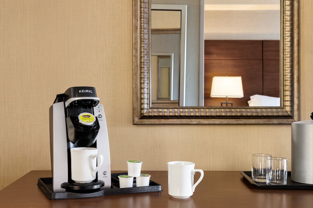 Holiday Inn National Airport/Crystal City 24/70
