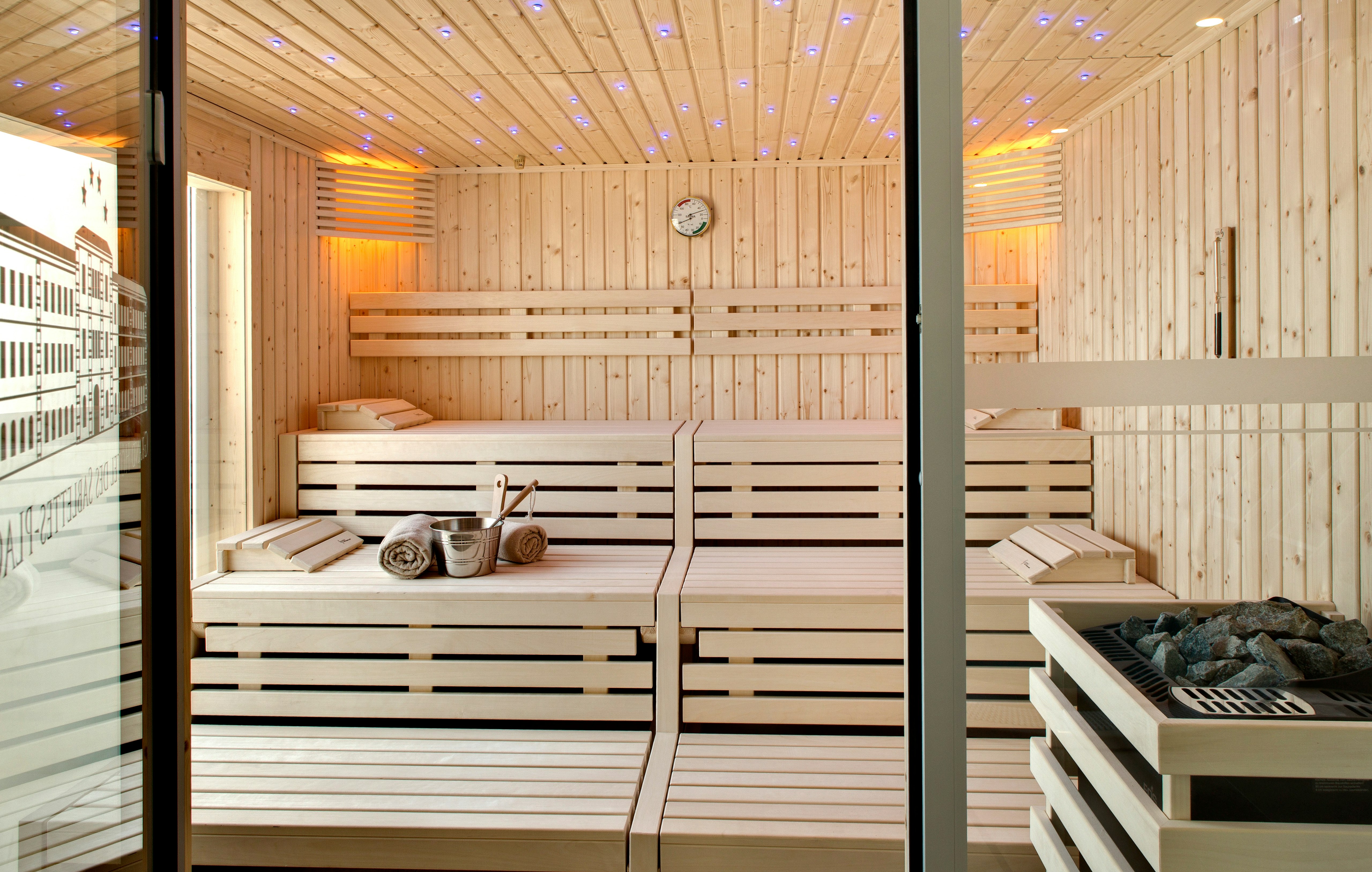 GRAND HOTEL DES SABLETTES PLAGE, CURIO COLLECTION BY HILTON 19/45