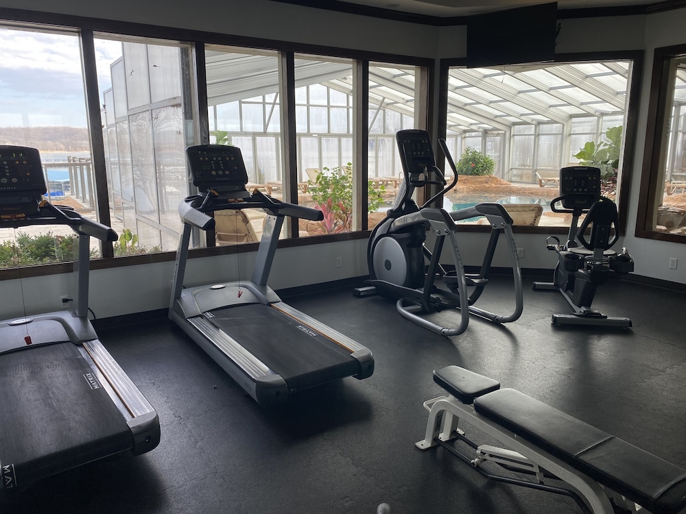 Fourwinds Lakeside Inn Marina 27/48