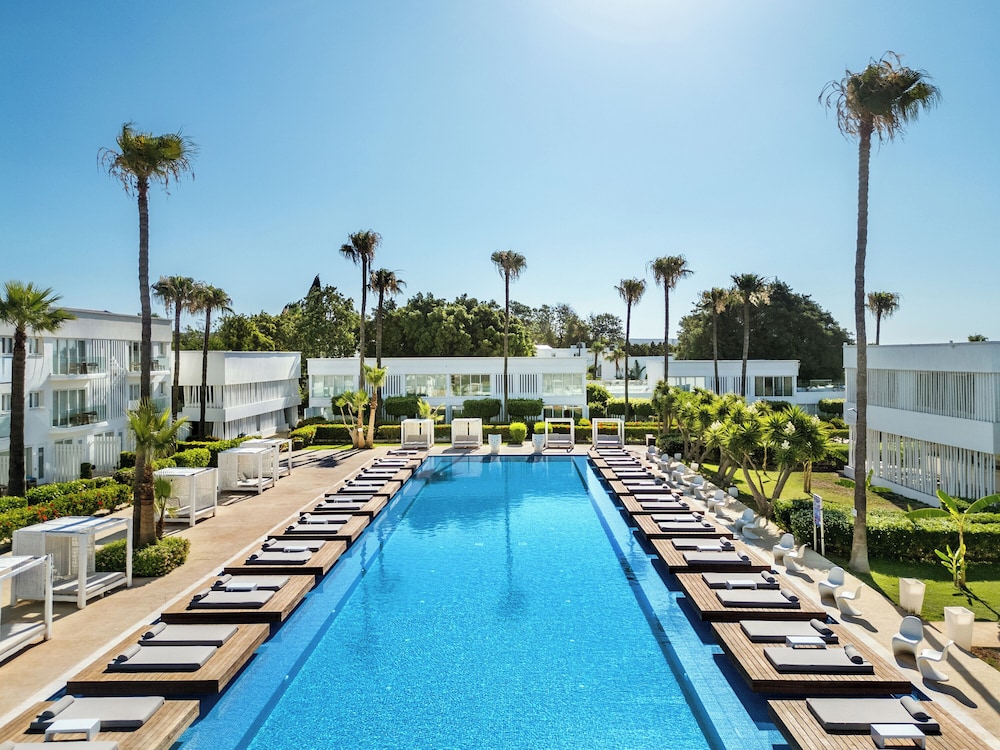 So White Club Resort 53/55