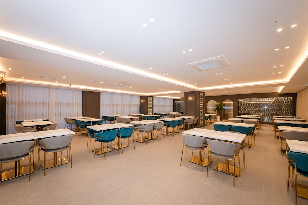 Sollago Myeongdong Hotel and Residence 40/50