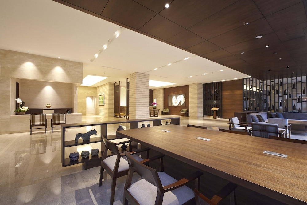 Axia South Cikarang Service Apartment 63/75