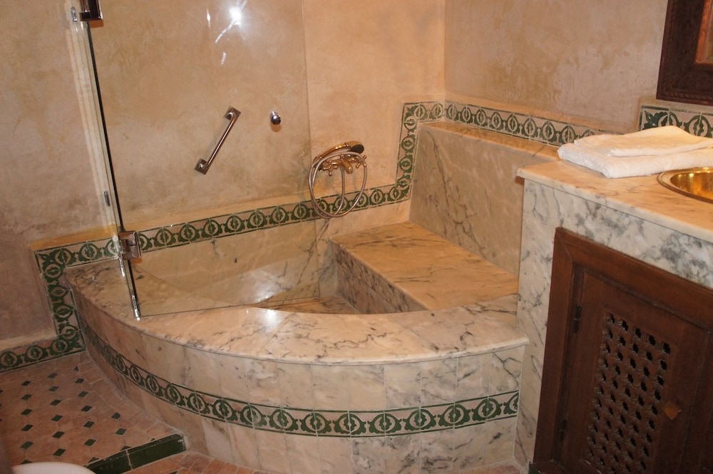 Riad Les Remparts de Fes 70/72