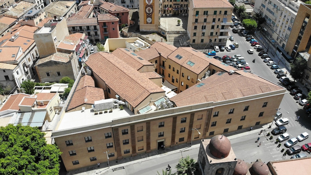 CAMPLUS GUEST PALERMO photo4