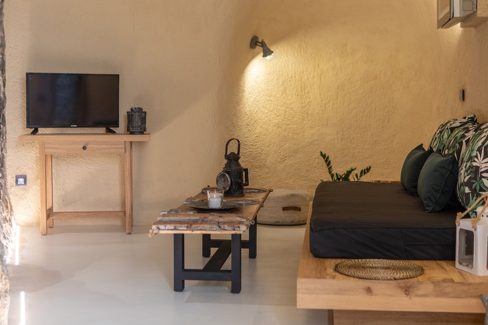Nalas Cave Suite - Adults Only 41/50
