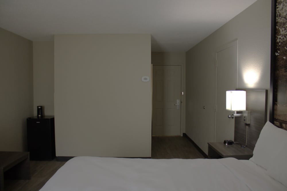 Super 8 by Wyndham Lamar 14/46