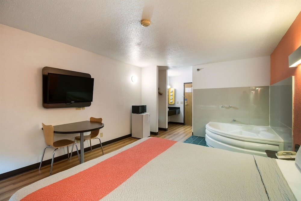 Motel6 Davenport, IA 17/29