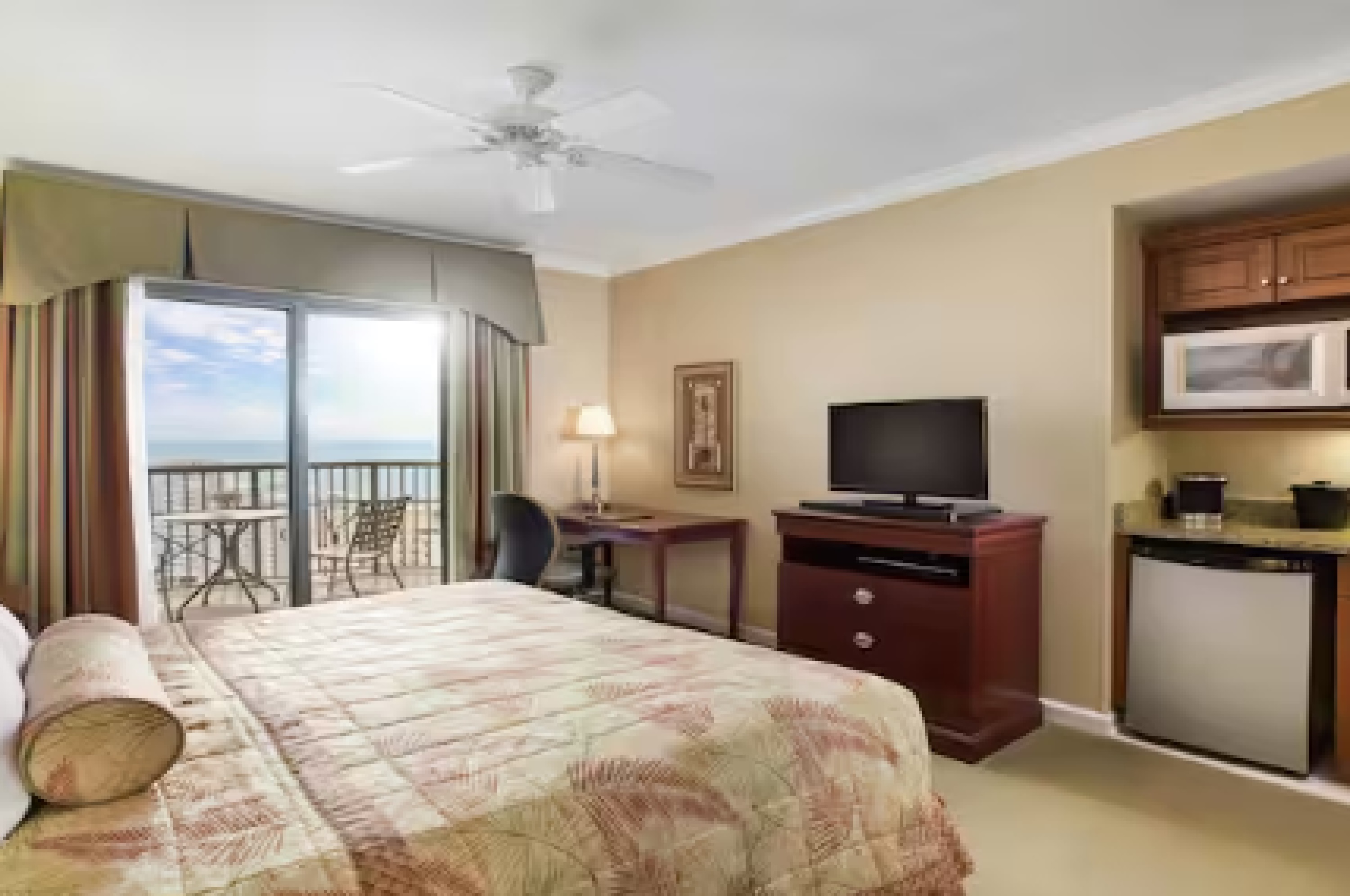 GUEST ROOM, KING BED, OCEAN VIEW, BALCONY