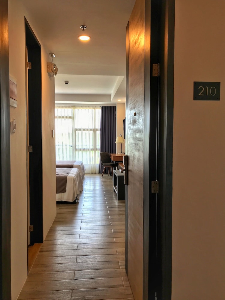 Crown Hotel Palawan at Harbour Springs 39/54