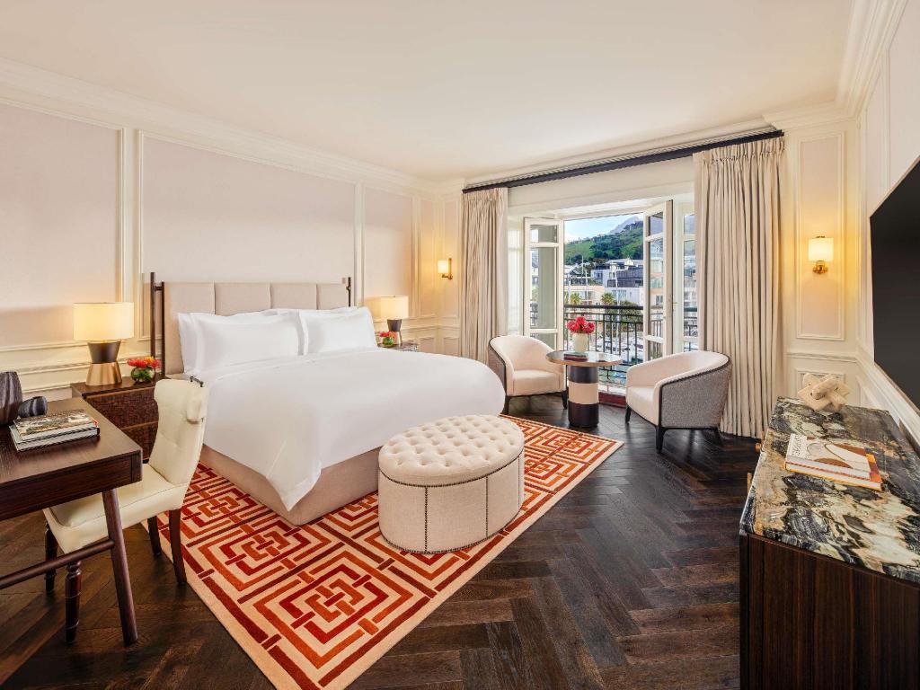 DELUXE, MOUNTAIN VIEW, ACCESSIBLE