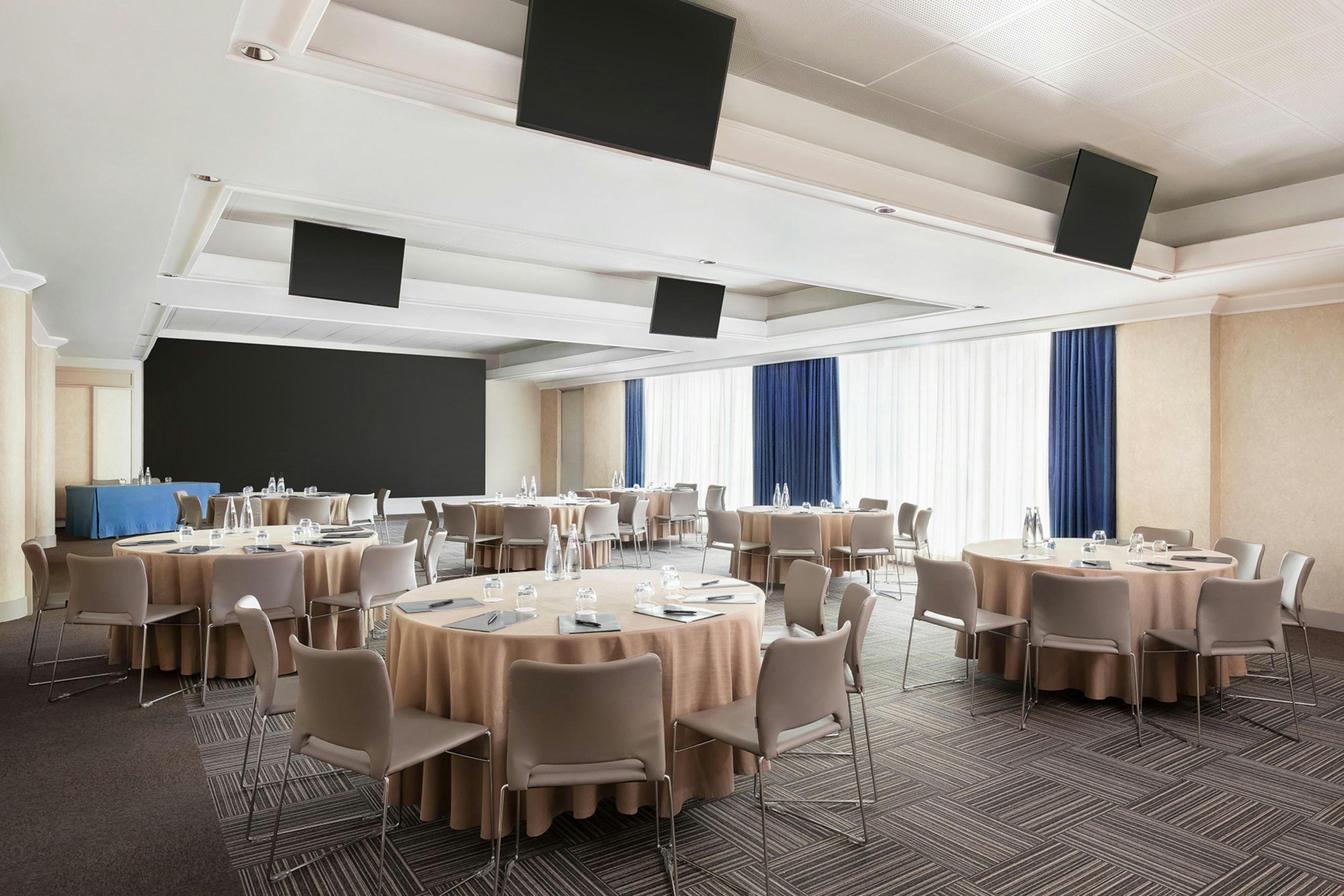 Courtyard By Marriott Rome Central Park 64/72