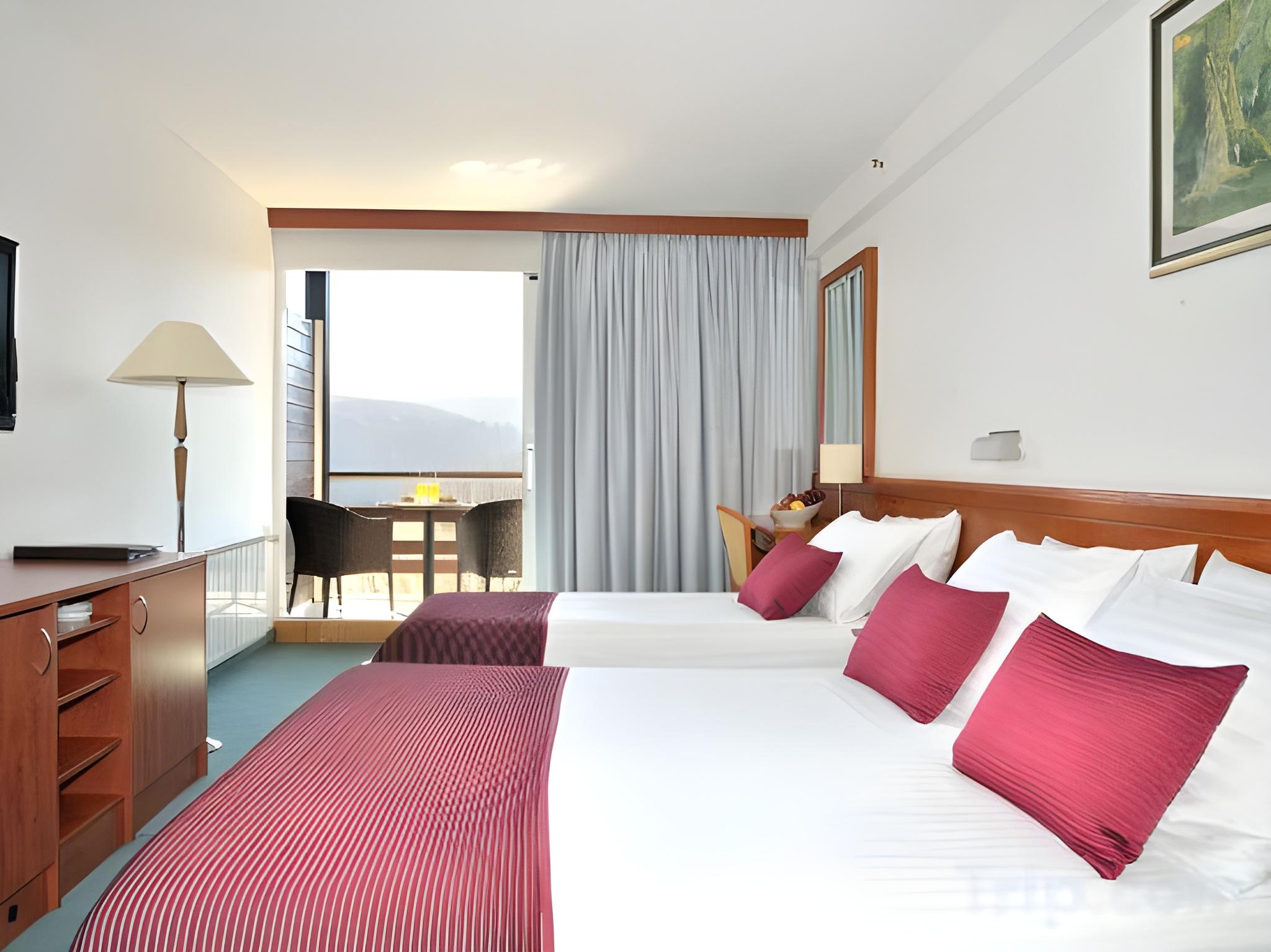 Superior, Double Bed, with Extra Bed, Lake Side