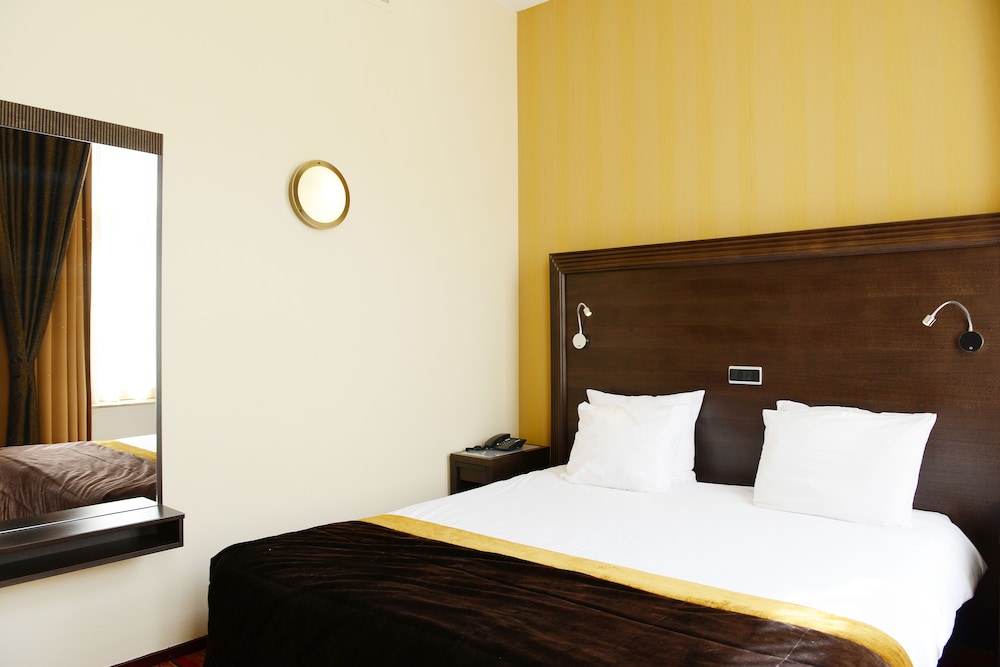 AMRATH GRAND HOTEL DE L EMPEREUR 4/64