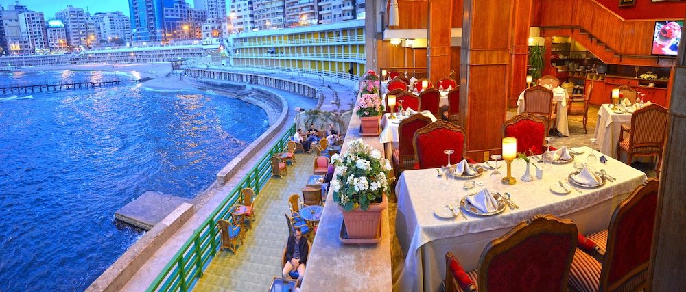 restaurant cafeteria