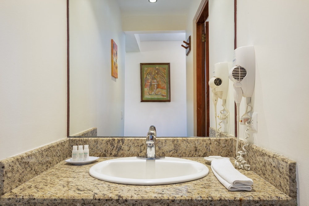 Sunset, 2 Queen Beds, Ocean View، Tamarindo Diria Beach Resort 9/10
