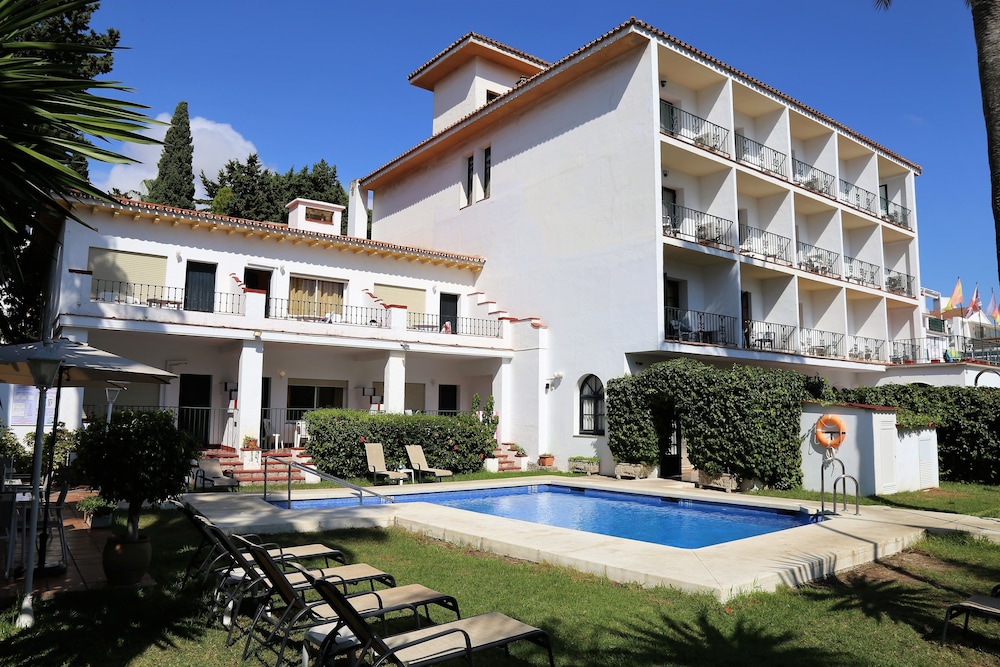 Hotel Arcos de Montemar 54/59