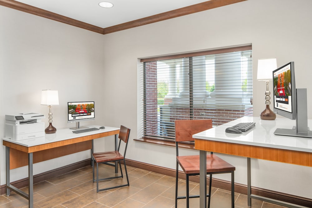 Holiday Inn Express Hotel And Suites Wilmington Newark 46/72